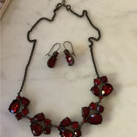 🦋Antique look Necklace & Earrings - Picture 2 of 2